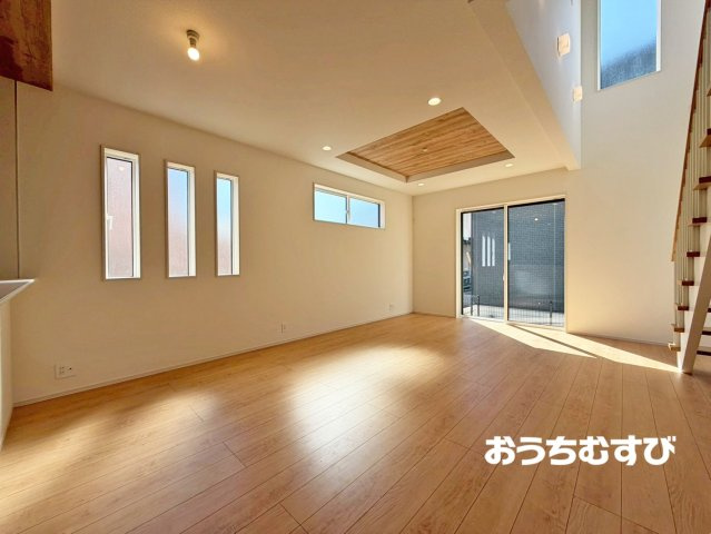 春日井市西高山町2丁目(全4棟)の居間・リビング