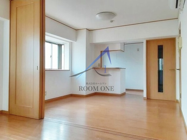 ロイヤルガーデン哲学堂の居間・リビング|洋室のお部屋です。