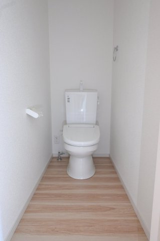 【トイレ】 | 太田市浜町1期　ケイアイプランニング　全1棟 | ２階のトイレは忙しい朝も家族と分けて使用できます♪