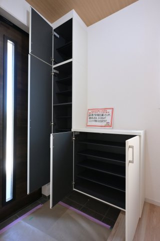 【収納】 | 太田市浜町1期　ケイアイプランニング　全1棟 | 玄関のシューズボックスは大容量で家族の靴もしっかり仕舞えます♪
