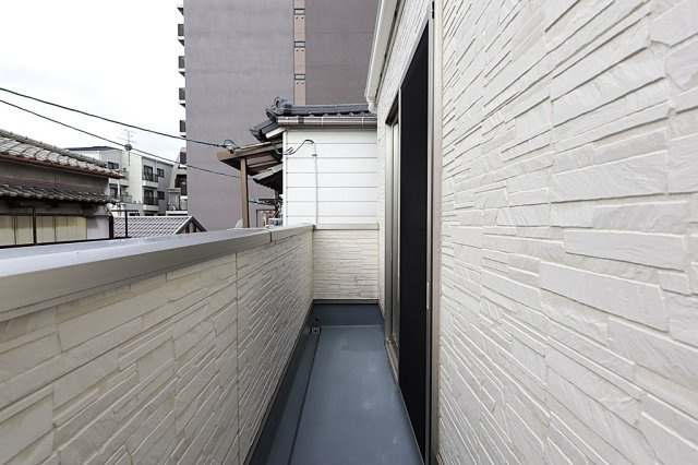 西淀川区野里　戸建てのバルコニー