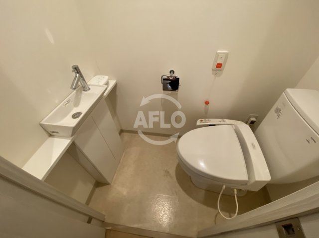 ディーグラフォート大阪NYタワー肥後橋　西船場小学校区のトイレ|ディーグラフォート大阪NYタワー肥後橋　ウォシュレット付き