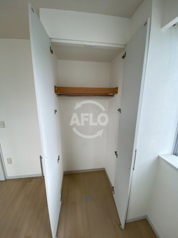ディーグラフォート大阪NYタワー肥後橋　西船場小学校区の収納|ディーグラフォート大阪NYタワー肥後橋　クローゼット