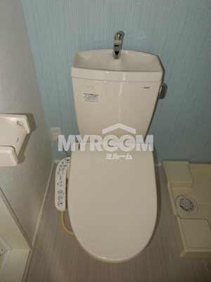 ハーモニーテラス堀船のトイレ|温水洗浄機能付トイレ（同一仕様写真）