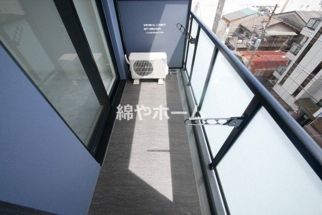 グランパシフィック今里innovationのバルコニー|お洗濯にも便利なバルコニー付き