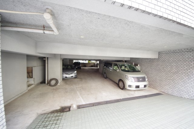 【駐車場】