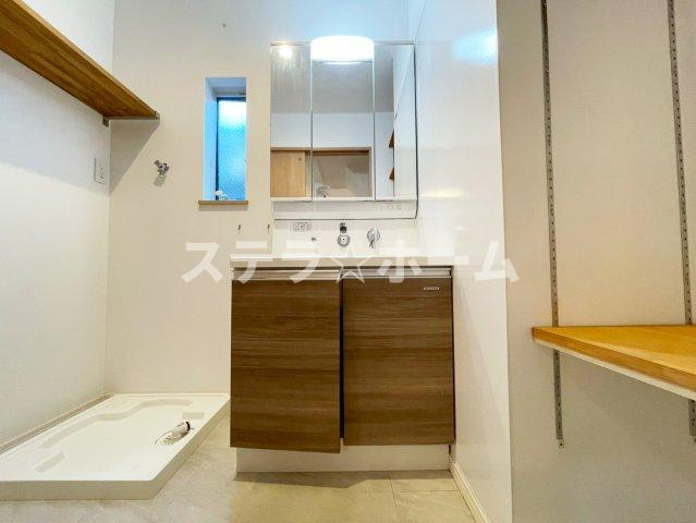 庄内幸町2 中古戸建の独立洗面台|使いやすい独立洗面台です