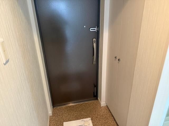 【玄関】 | ロイヤルメドゥ北戸田 | 別号室参考写真です