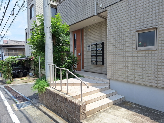 アネシス東浦和のエントランス