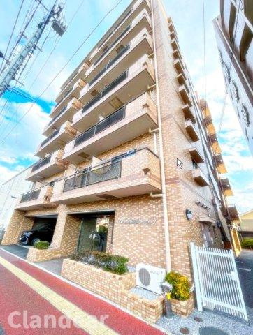 朝日綾瀬マンションの外観|ドキドキの新生活も、安心してスタート。ぴったりの住まいを見つけませんか？クランディアが一緒に住まい選びをサポートします‼　まずは、お気軽にお問合せください　＃クランディア