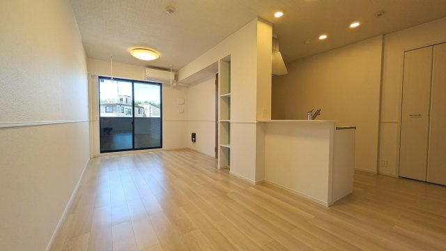 【居間・リビング】