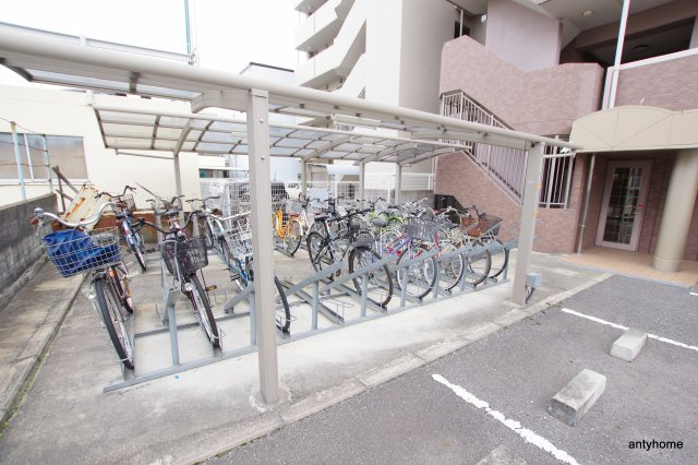 サン・ドミール　仲介手数料無料の駐車場