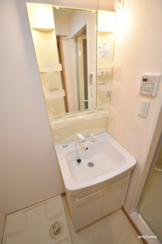 サン・ドミール　仲介手数料無料の洗面所