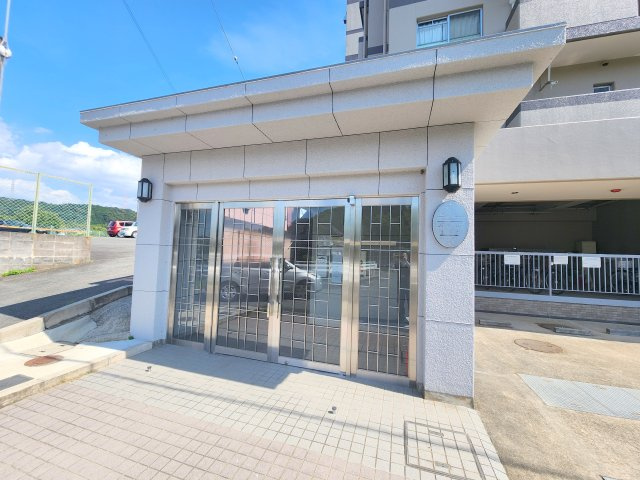 シティホームズ生駒台のエントランス