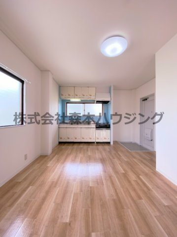 【居間・リビング】 | 　メゾン深野 | おしゃれな居間です