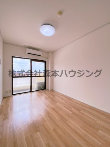【洋室】 | 　メゾン深野 | 明るい洋室です