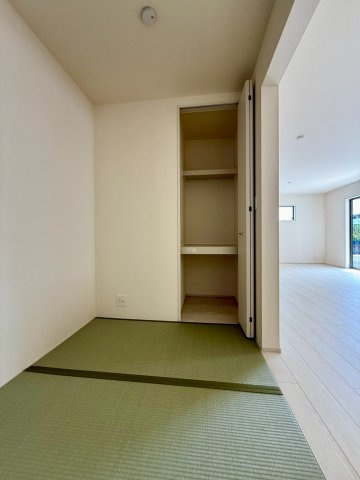 リーブルガーデンうるま市前原・１号棟の和室|生活に和の趣をもたらすタタミコーナー３帖
