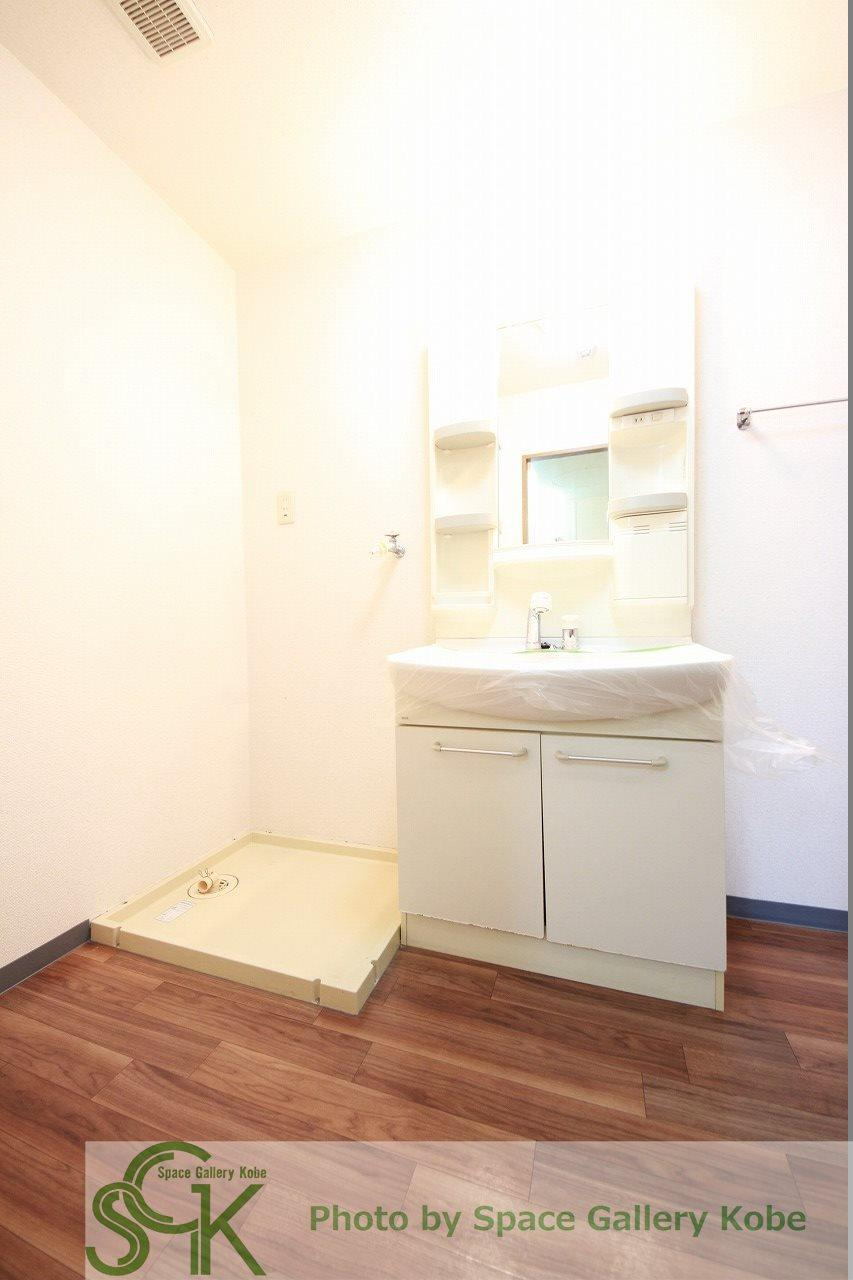 グッドライフ伊川谷の洗面所|※お部屋により仕様が異なる場合があります※