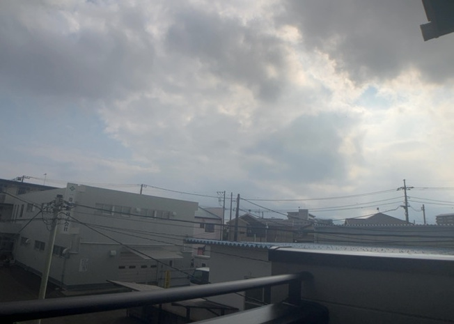 【展望】 | 眺望を気にして物件を探す場合、前面に建物が建っていないか現地で確認しましょう！前面に建物があると景色はもちろん、日当たりや風通しにも影響が出てきます。住んだ時のことを想像しながら現地見学をしましょう。