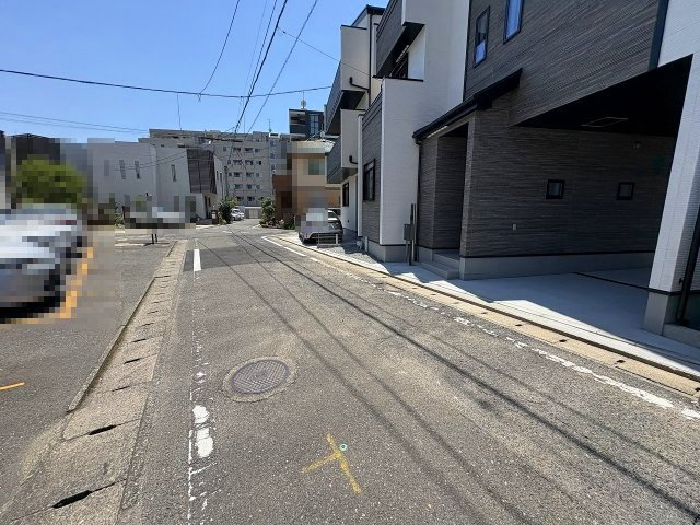 【その他】 | 春日市春日原東町4丁目　D号棟（全4棟）【仲介手数料無料・0円】 | 現地写真。前面道路です。