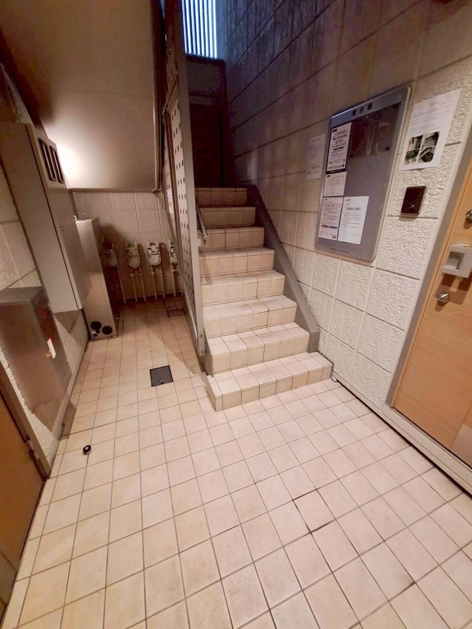ミッシェル高円寺のロビー|★内階段★
