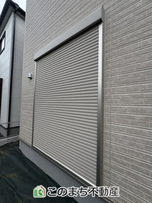 【設備】 | Livele Garden.S　加須市三俣1丁目　 | 掃き出し窓にはシャッター雨戸があり安心感があります☆