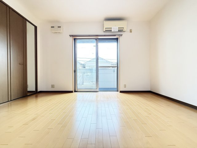 さんさんハウスの洋室