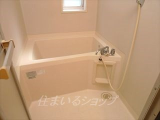 タカセコーポ　Ｃ棟の浴室|窓あり