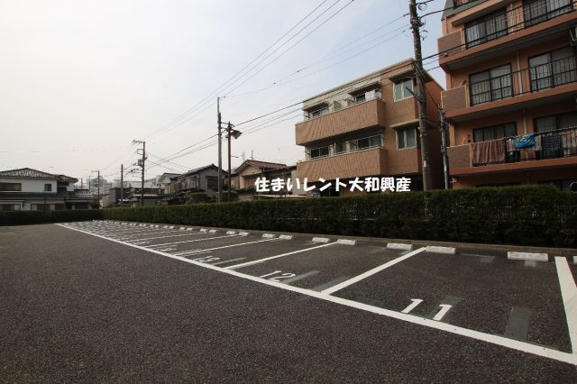 L-commu+PLUS相模大野の駐車場