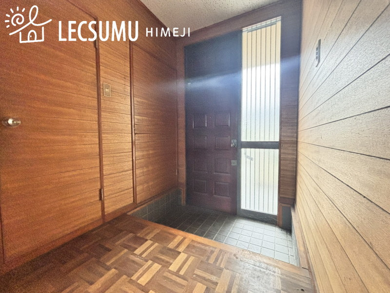 姫路市勝原区丁/中古戸建の玄関