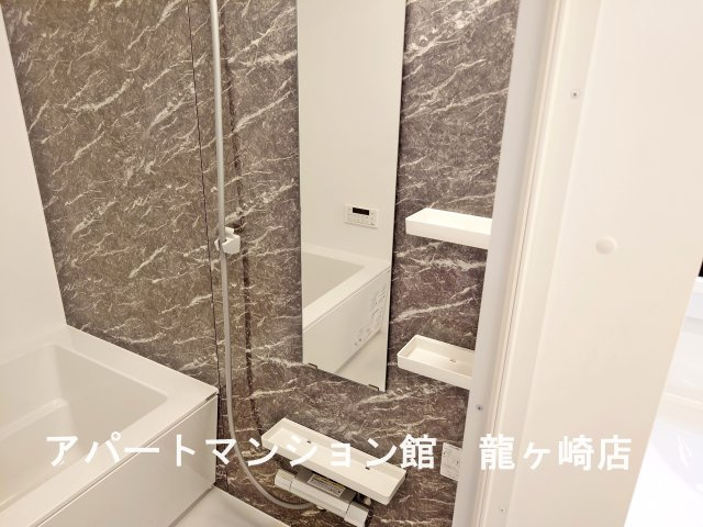 グランスタ　エイアールの浴室