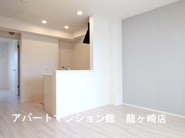 グランスタ　エイアールの居間・リビング