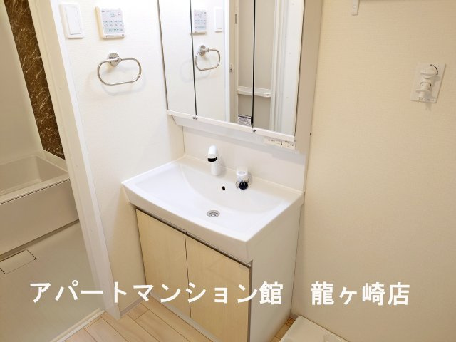 グランスタ　エイアールの独立洗面台