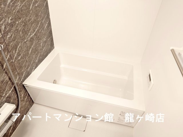 グランスタ　エイアールの浴室