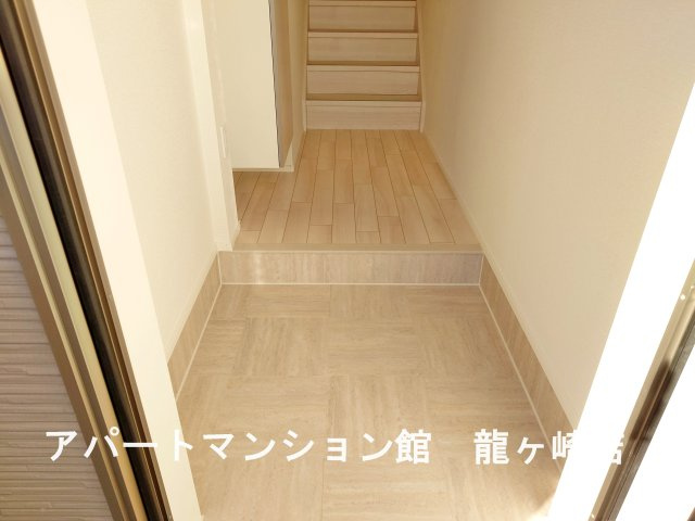 グランスタ　エイアールの玄関