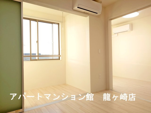 グランスタ　エイアールの居間・リビング