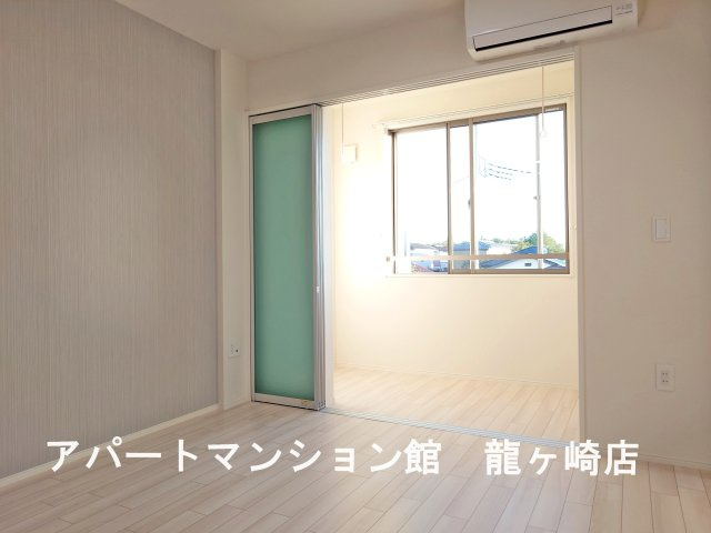 グランスタ　エイアールの居間・リビング
