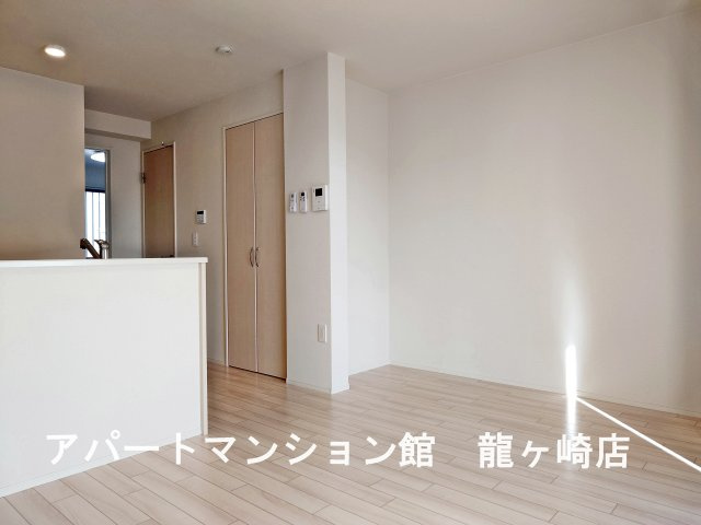 グランスタ　エイアールの居間・リビング