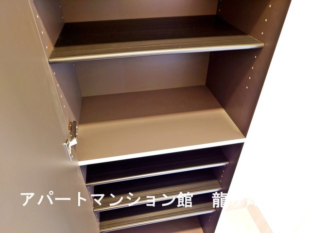 グランスタ　エイアールの収納