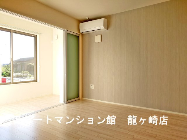 グランスタ　エイアールの居間・リビング
