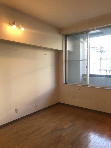 川崎市多摩区西生田３丁目の賃貸マンションの居間・リビング