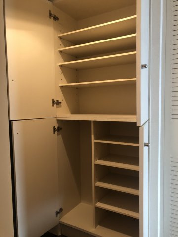 川崎市多摩区西生田３丁目の賃貸マンションの収納