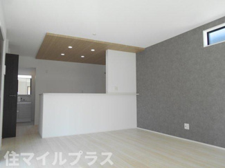 【居間・リビング】 | 郡山市安積町長久保3丁目新築一戸建て4棟 | ゆったり過ごせる居間です