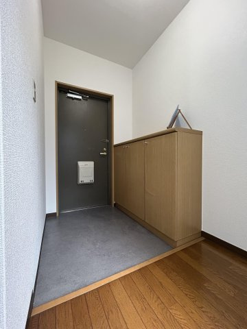 エトワール大善寺Ⅱの玄関|シューズボックス付きの玄関です★