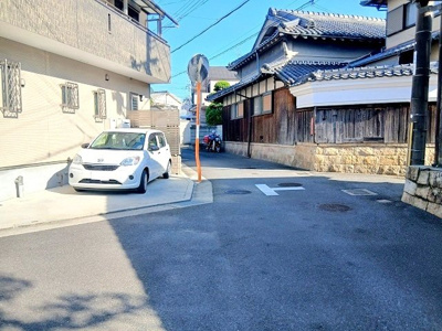 【前面道路含む現地写真】 | 枚方市招提元町二丁目　一戸建て