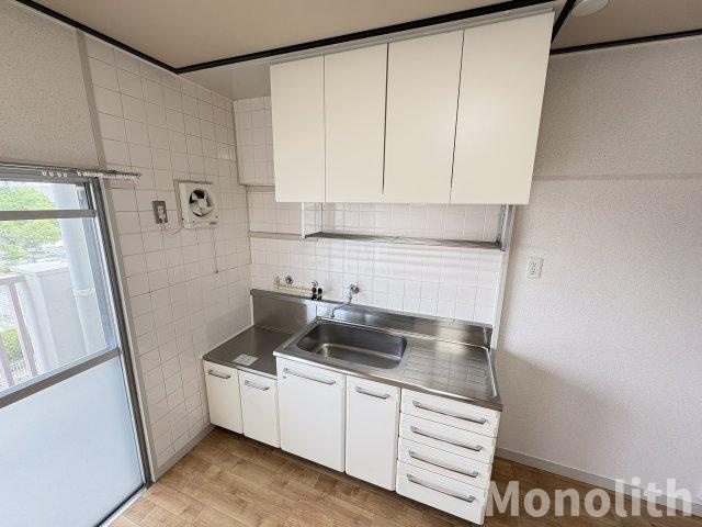 鶴山台2号棟のキッチン