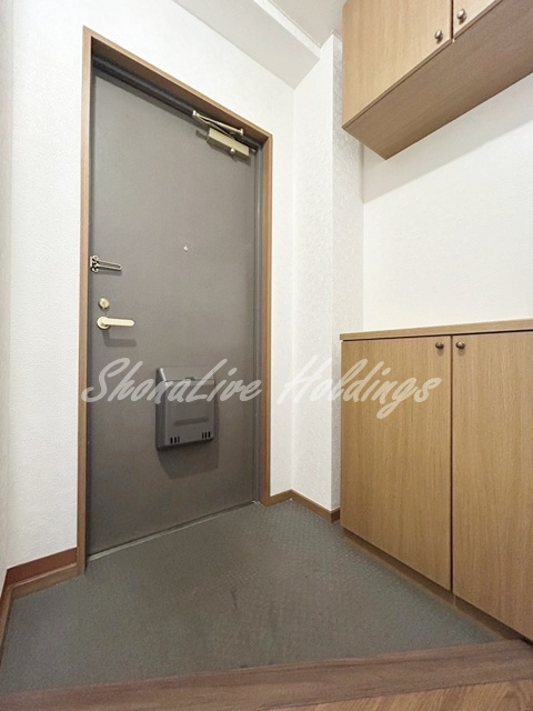 藤沢市亀井野１丁目の賃貸マンションの玄関