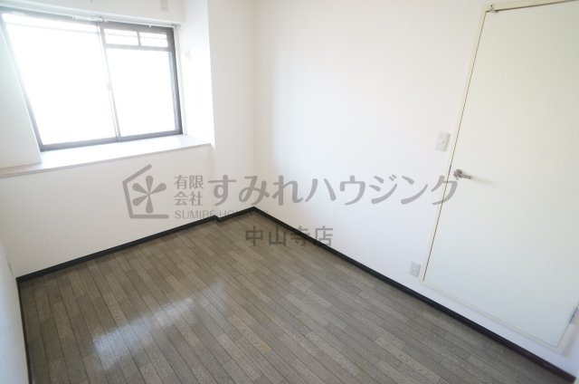 マンショングレースの洋室|参考、同建物・同間取りの号室