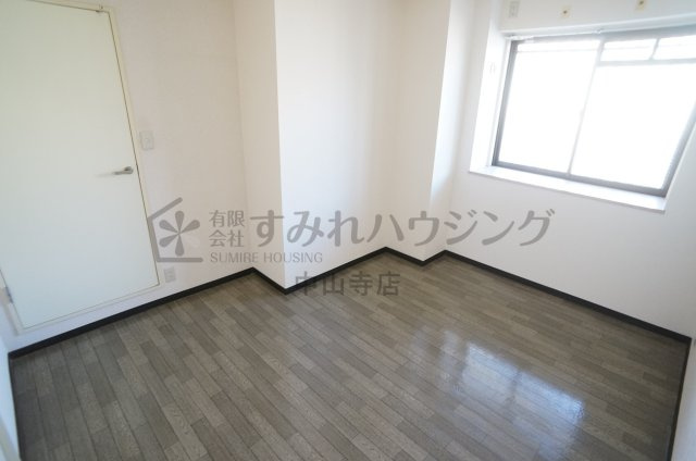 マンショングレースの洋室|参考、同建物・同間取りの号室