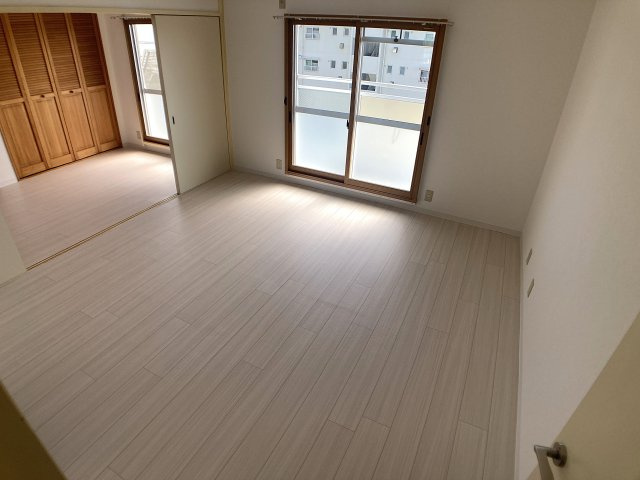 ひよどり台団地（3）21号棟の内装|日当たり良好の明るい室内はオススメ
